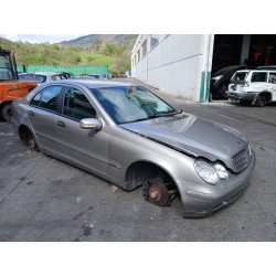 mercedes-benz clase c (w203) del año 2004