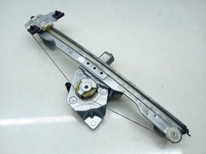 Recambio de elevalunas delantero izquierdo para dacia duster (hs_) 1.5 dci referencia OEM IAM  807210751R 