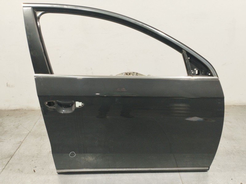 Recambio de puerta delantera derecha para volkswagen passat b7 variant (365) 1.6 tdi referencia OEM IAM   