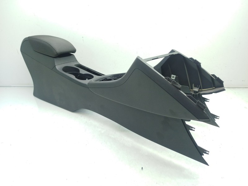 Recambio de apoyabrazos central para audi q3 (8ub, 8ug) 2.0 tdi referencia OEM IAM   