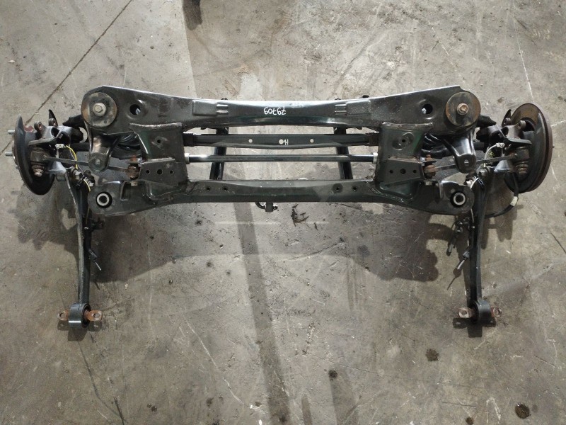 Recambio de puente trasero para toyota auris station wagon (_e18_) 1.8 hybrid (zwe186_) referencia OEM IAM   