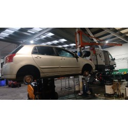 toyota corolla (_e12_) del año 2004