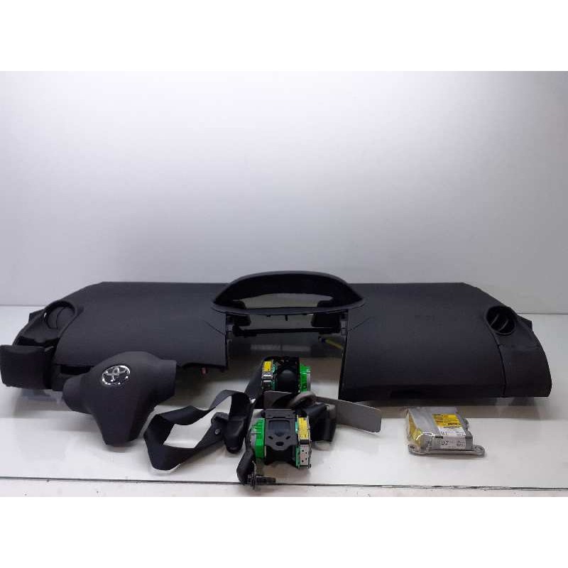 Recambio de kit airbag para toyota yaris referencia OEM IAM 891700D430 451300D150 