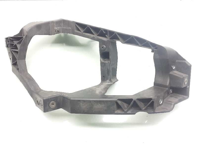 Recambio de soporte faro derecho para smart forfour 1.5 cdi cat referencia OEM IAM A4546201001  