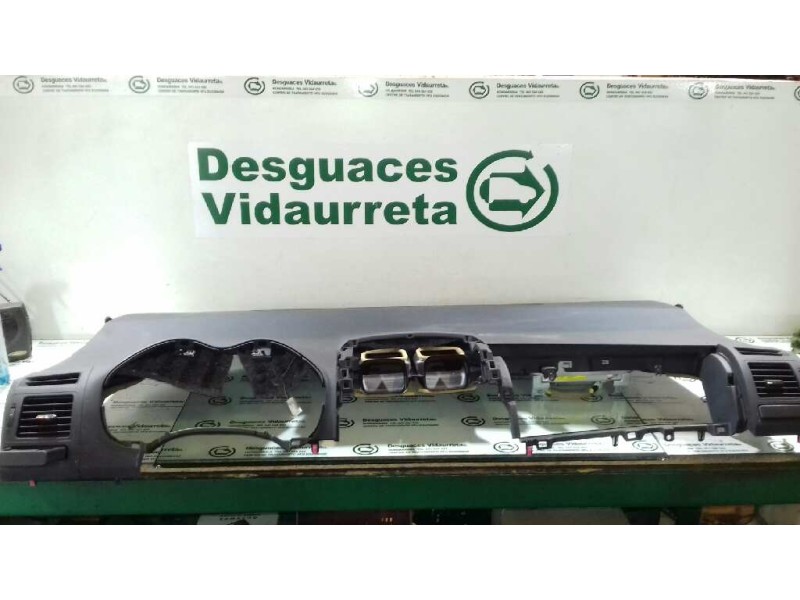 Recambio de salpicadero para toyota auris 1.4 16v cat referencia OEM IAM   