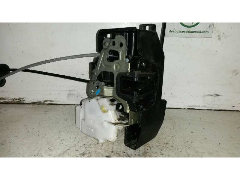 Recambio de cerradura puerta delantera derecha para kia carens (un) referencia OEM IAM 813201D020  