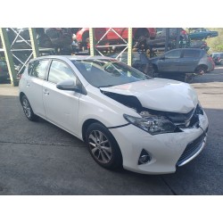 toyota auris (_e18_) del año 2014